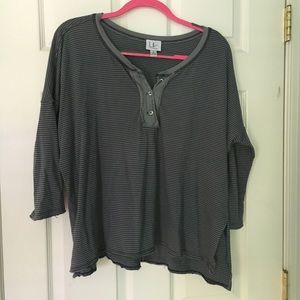 Quarter length sleeve cotton tee